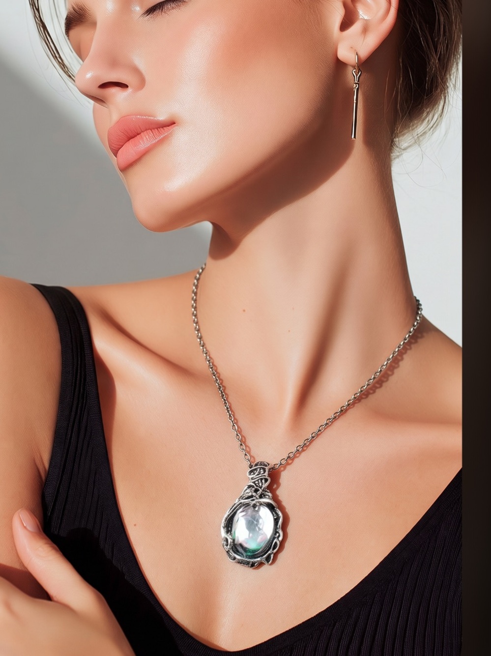 Vintage Moonstone Pendant Necklace.
